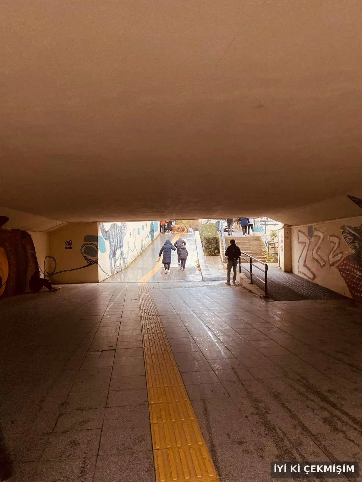 Kadıköy Feride Alt Geçidi, 2025: Alt geçitten dışarıya bakış